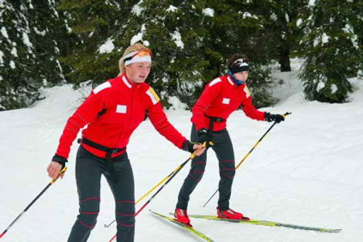 photo of cross country skiers near Donner Pass, CA